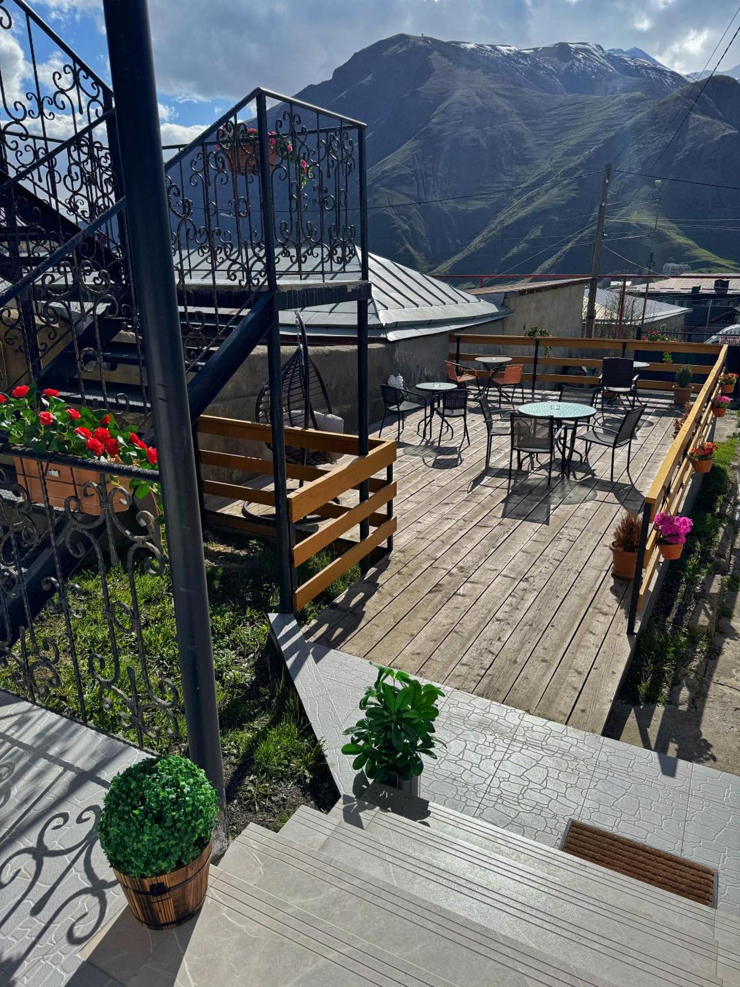Hotel Elia Kazbegi Esterno foto